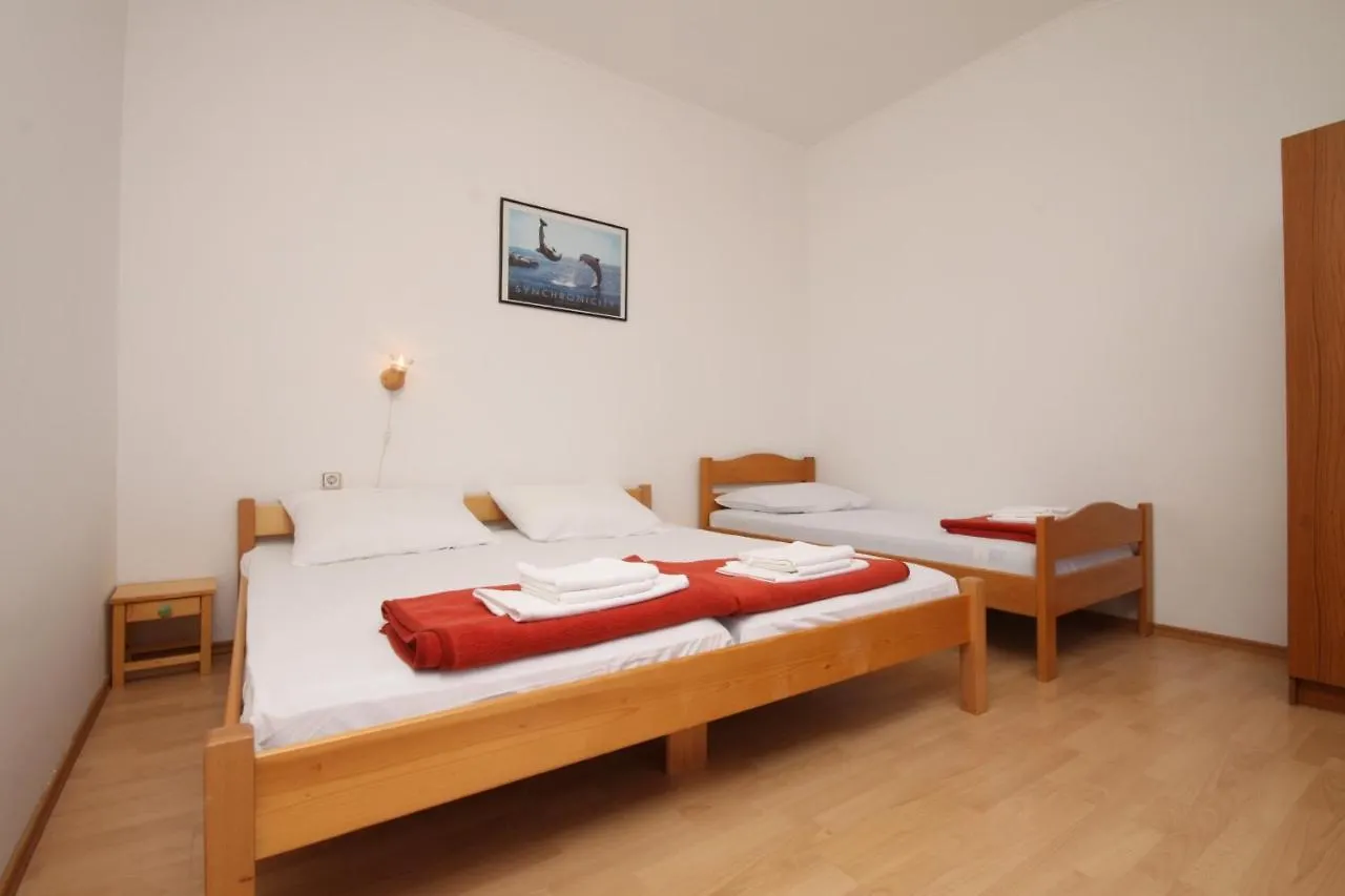 Apartment Starigrad 6431A 0*, ستاريغغاد باكلينتسا